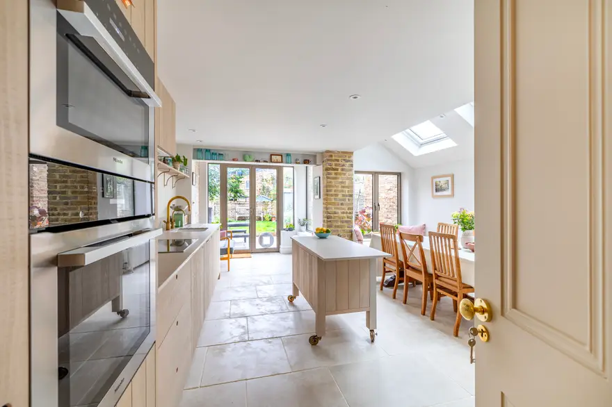 Completed Build Team side return kitchen extension to a terraced house in Stoke Newington (Hackney, N16)